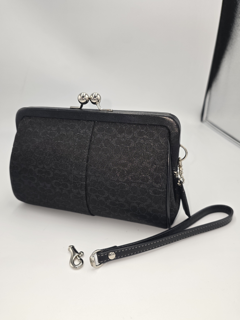 COACH Signature Black Lurex Jacquard Kisslock Framed Clutch Bag Purse *wristlet*